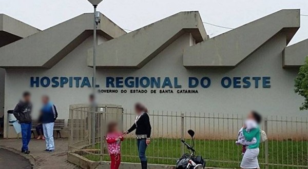Mulher relata violência obstétrica em parto hospitalar: “Fiquei 2 horas berrando”