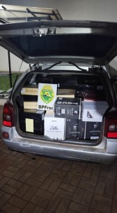 BPFRON apreende veículo carregado com bebidas