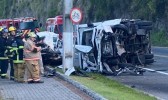 Acidente entre carros e caminhão mata três na BR-470 em SC