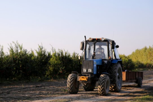 Novas regras autorizam a circulação de máquinas agrícolas nas rodovias sem a necessidade de AET
