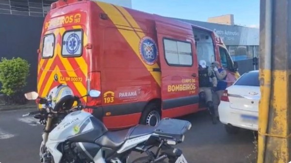 Mulher fica ferida após colisão entre duas motocicletas