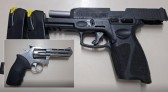 Homem é conduzido após denúncia de violência doméstica e armas são apreendidas