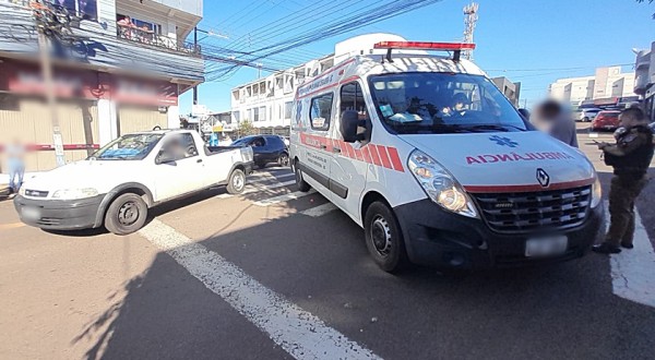 Mulher é atropelada na Rua Minas Gerais