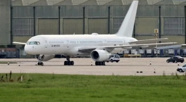 Avião militar dos EUA que pousou no Brasil trazia diplomatas, diz PF