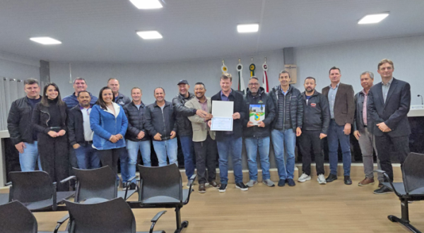 Câmara destaca apoio aos produtores rurais e homenageia entidades durante sessão ordinária