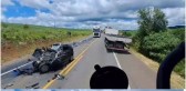 Duas pessoas morrem em colisão entre carro e carreta na BR-282