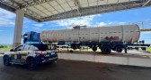 PRF flagra carreta-tanque contaminada e sem pneus na BR-158