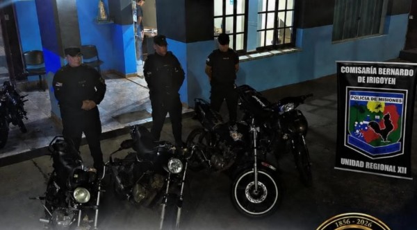 Quatro motocicletas são apreendidas durante operação policial na madrugada