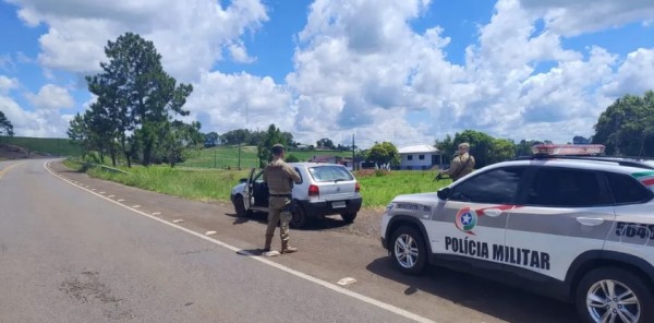 Veículo furtado no RS é recuperado e homem é preso