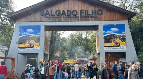 Mais de 50 mil pessoas devem ter passado pela 30ª Festa do Vinho e do Queijo