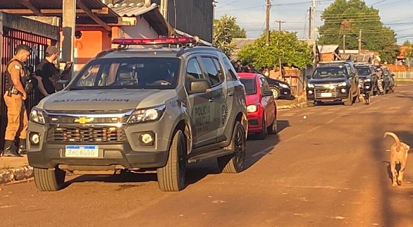 Forças de segurança deflagram megaoperação contra organização criminosa em Quedas do Iguaçu