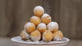 Bolinho de chuva simples: aproveite o tempo para se deliciar com essa receita fácil