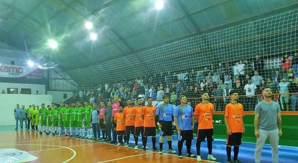Grande público e duelo eletrizante marcam a abertura da Copa CIF/Cresol Icatu Coopera de Futsal Internacional