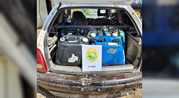 PM apreende 500 litros de combustível contrabandeado