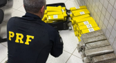 PRF apreende 100 kg de maconha após acompanhar veículo por 200 km em Santa Catarina