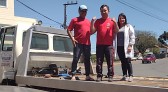 Aluno da APAE realiza sonho de andar de guincho e levar automóvel em oficina