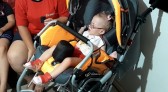 Após ação solidária, família consegue comprar cadeira postural para criança