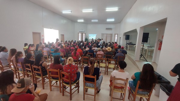 CRAS realiza encontro de famílias com beneficiários do PAIF