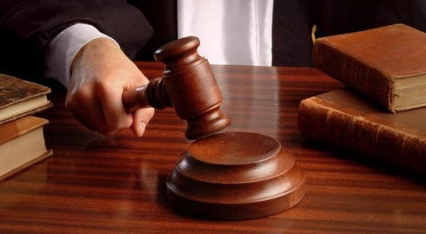 Homem é condenado a 13 anos de prisão por dupla tentativa de homicídio após discussão por volume de TV