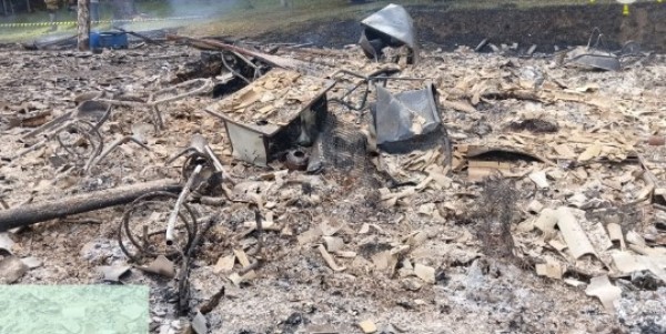 Jovem é encontrado morto e carbonizado dentro de residência em chamas na Serra
