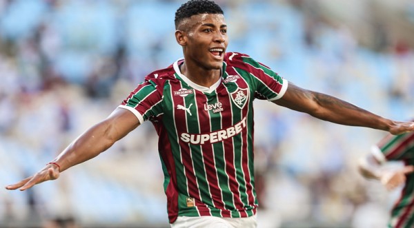 Fluminense vence o Athletico-PR no Maracanã pelo Brasileiro