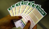 Mega-sena acumula e sorteia R$ 37 milhões na próxima terça-feira