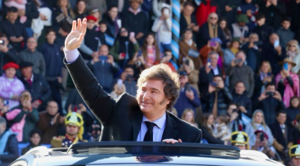 Eleições na Argentina: partido de Milei vence e amplia poder no Congresso