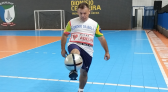 Martinho Eduardo Orige, recordista mundial de embaixadinhas, dá palestra motivacional para alunos da rede municipal