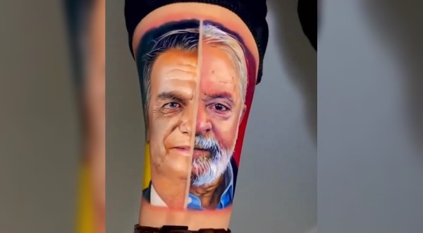 Morador de SP faz tatuagem com rostos de Lula e Bolsonaro
