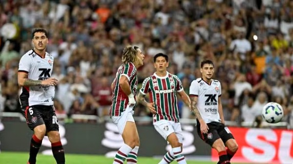 Vitória arranca empate com o Fluminense, sai do Z-4 e tira rival da vice-liderança