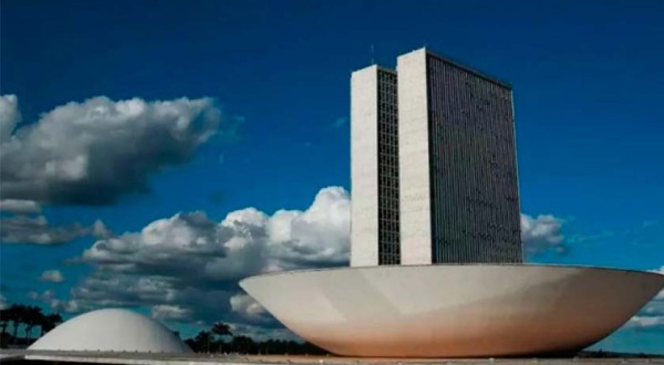 Congresso paga R$ 628,6 mil de ‘auxílio’ para parlamentares de SC fazerem mudança