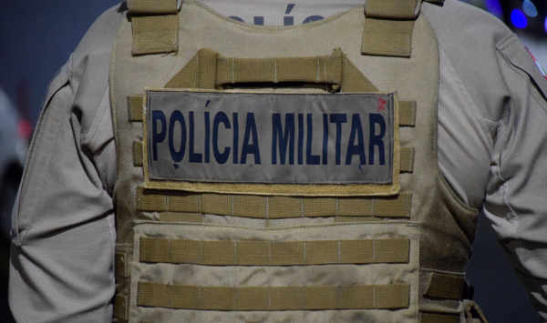 Dupla é flagrada com drogas durante abordagem