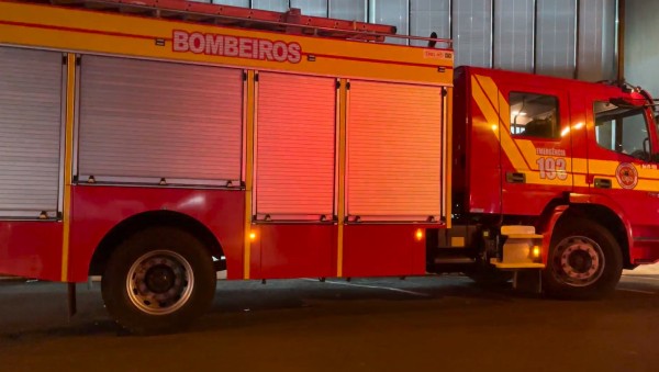 Incêndio atinge apartamento no Centro durante a madrugada