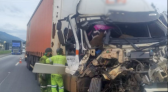 Carretas de transportadora de Dionísio Cerqueira se envolvem em acidente na Régis Bittencourt