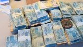 Desespero bilionário: vereador joga dinheiro pela janela para evitar flagrante em escândalo