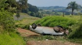 Capotamento deixa idoso ferido na PR 280