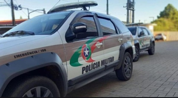 Homem é abordado com três facas na cintura na Itaberaba