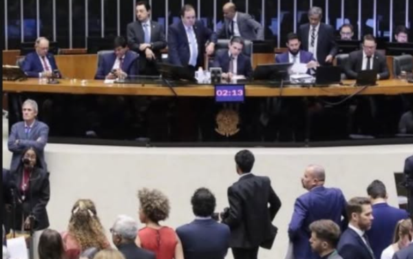 Por 311 a 163, Câmara  aprova em regime de urgência para projeto sobre anistia