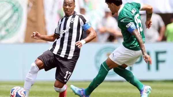 Palmeiras elimina o Botafogo com golaço de Paulinho e está nas quartas da Copa do Mundo de Clubes