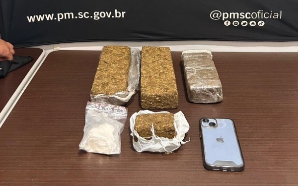 Dois homens são presos por tráfico de drogas em Riqueza, após abordagem policial ter início na BR-282