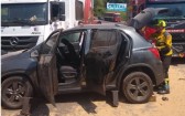 Trânsito fica bloqueado na BR-282 após acidente entre carro e caminhões