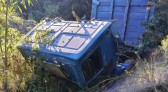 Jovem caminhoneiro morre após cabine de caminhão se desprender em descida no interior de SC