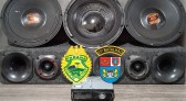 Homem alega não aguentar mais seu vizinho importunando com som alto e chama a polícia