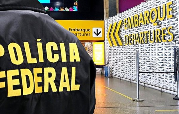 Passageiro que viajaria para França é preso com drogas fixadas ao corpo em SC