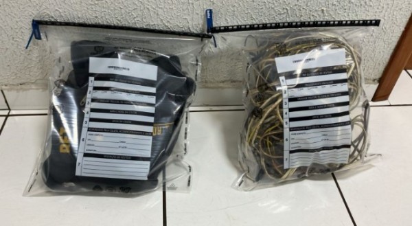 Homem é preso ao ser flagrado furtando fios em residência