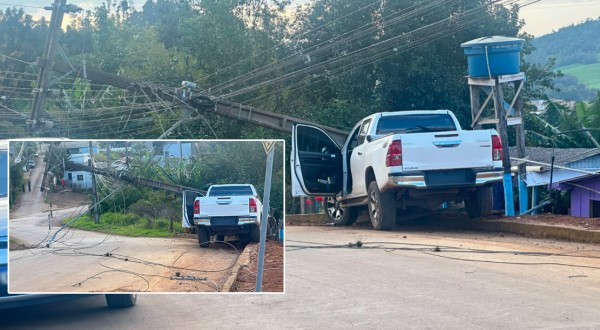 Poste derrubado por caminhonete furtada deixa Bairro Alvorada sem energia por cerca de 14 horas