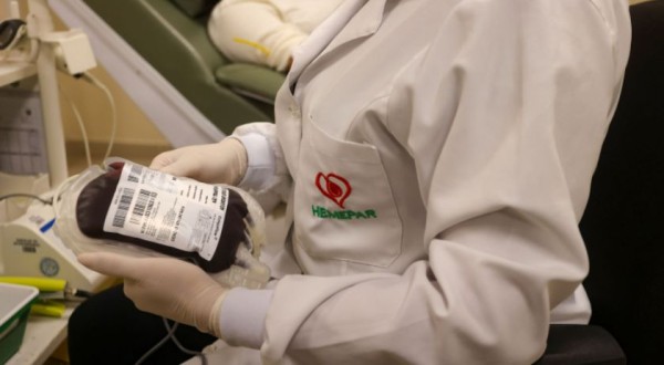 Baixas temperaturas e queda de estoque: Hemepar pede doações de sangue em todo o Estado