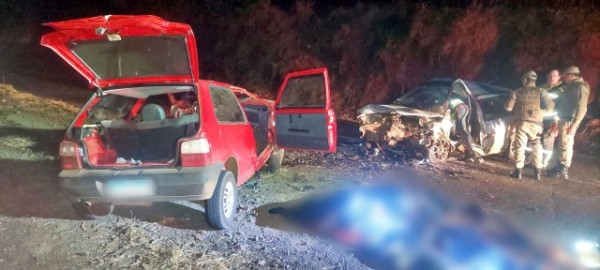 Colisão frontal na SC-283 deixa dois mortos e cinco feridos