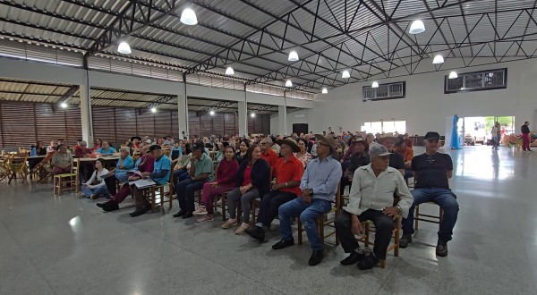Grupos de idosos celebram o Dia dos Pais com programação especial