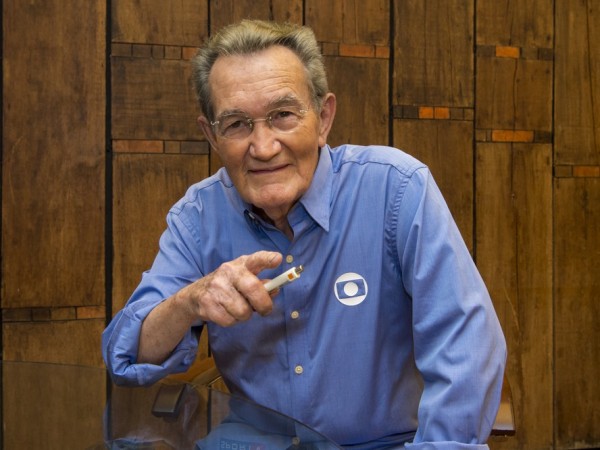 Morre Léo Batista, a voz marcante da televisão brasileira
